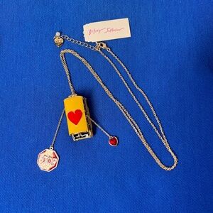 NWT($65)🤩🚍 |•BETSEY JOHNSON•| School Bus Necklace